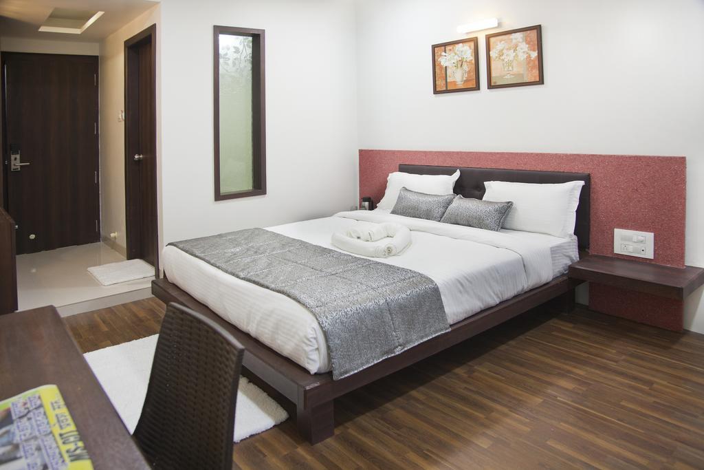 Hotel Pearls Aurangabad  Buitenkant foto