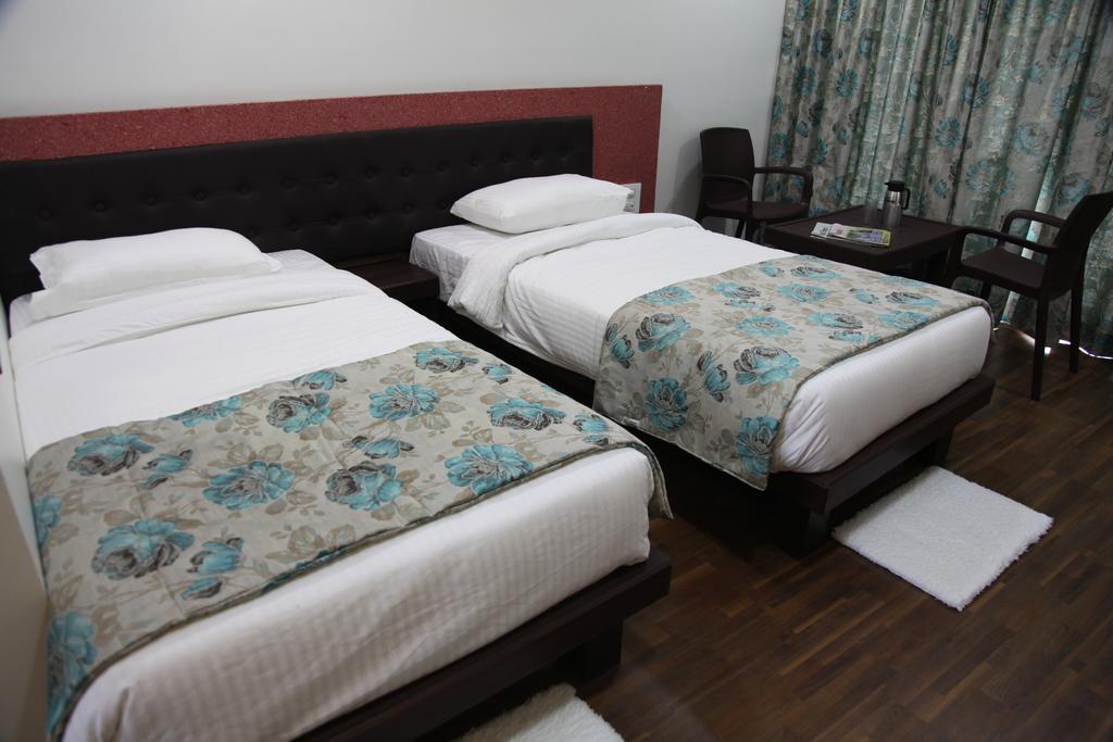 Hotel Pearls Aurangabad  Buitenkant foto
